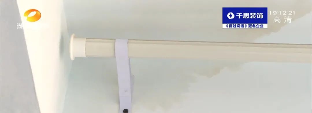 DƬ